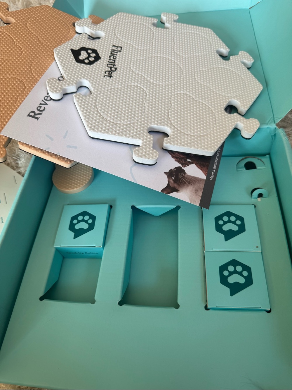 Fluentpet 3 NIB buttons plus two mats white and neutral
